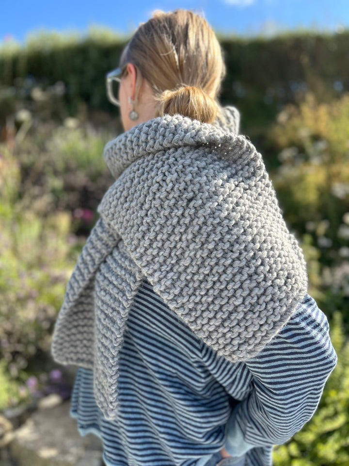 The Giant Vivi Scarf Pattern by VTC