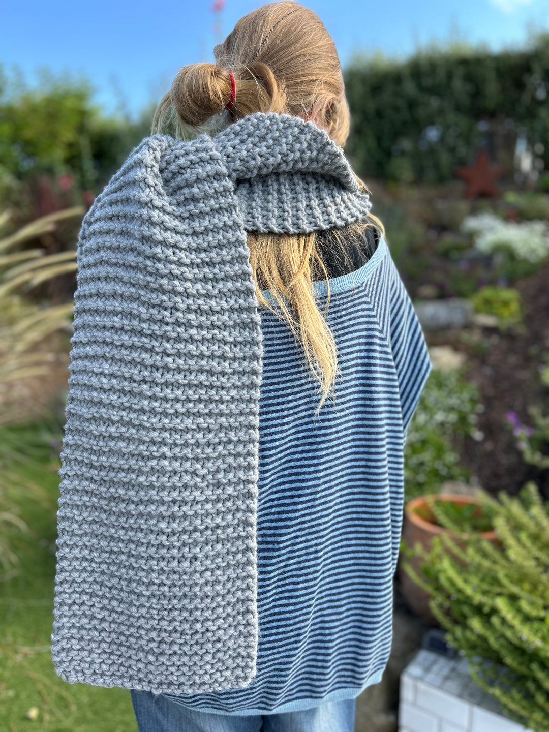 The Giant Vivi Scarf Pattern by VTC