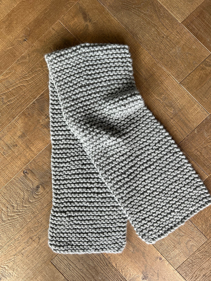 The Giant Vivi Scarf Pattern by VTC