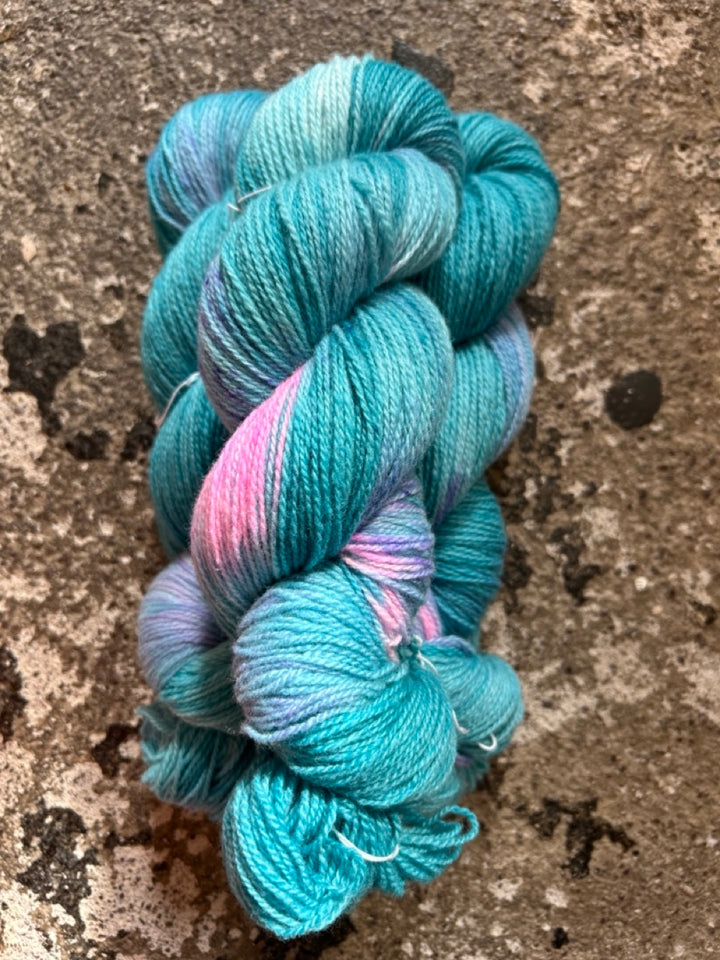VTC Hand-Dyed Irish 100 % Lambswool 4ply