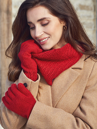 Pure Cashmere by Lisa Richardson